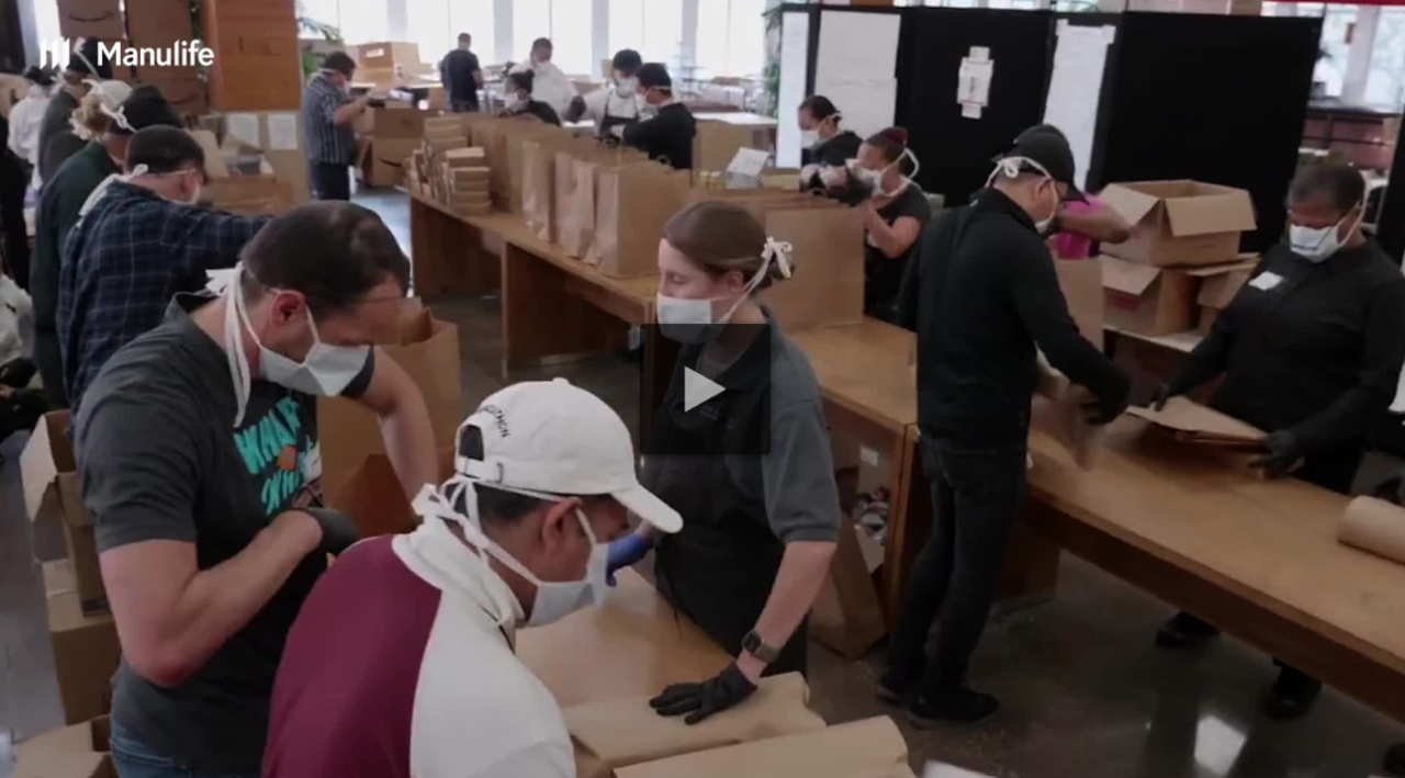 Volunteers working for World Kitchen